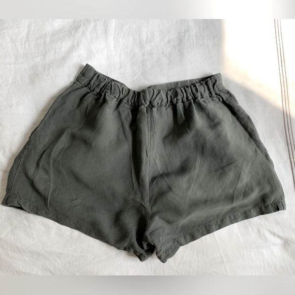 Dynamite Mabel Flowy Linen Shorts - Picture 4 of 5